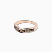 The 14K Rose Gold Espresso and White Diamond Band features a wavy design with two rows of round diamonds—white and espresso brown—for a stylish, modern look. The polished finish enhances its contemporary appeal.