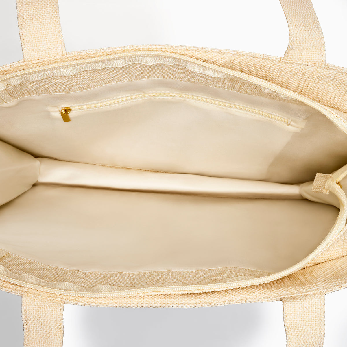 The Effy Linen Blend Embroidered Logo NY Skyline Tote features a cityscape with skyscrapers, a blue SPY logo, NEW YORK EST. 1979, and a leopard in the foreground from the Effy New York Skyline collection.