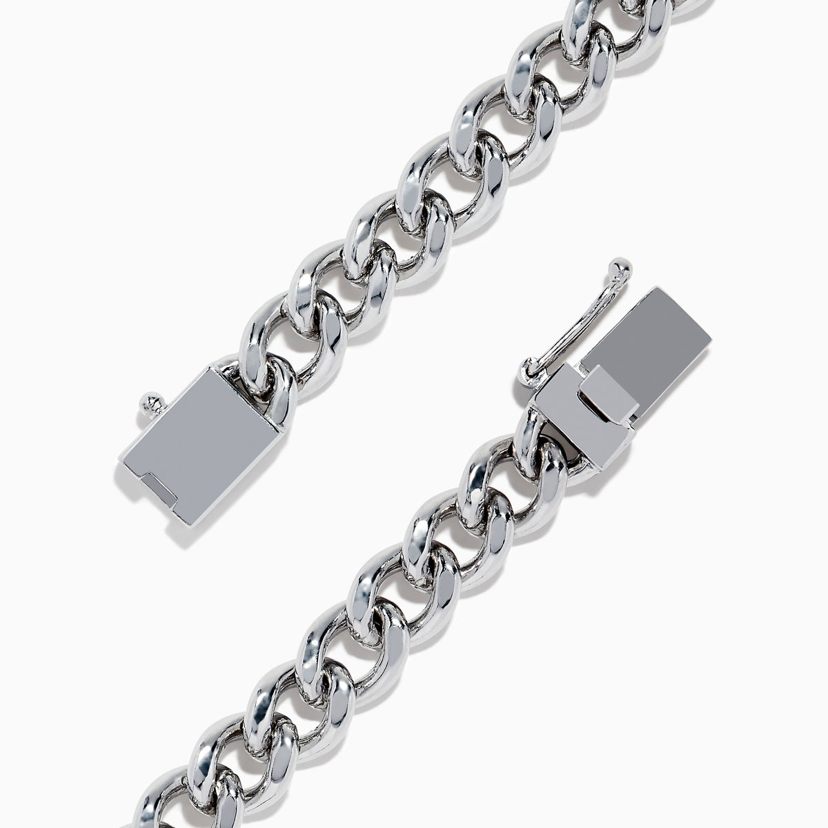 The 925 Sterling Silver Panther Bracelet features thick, shiny links and a rectangular clasp, elegantly arranged in a circular shape on a white background.