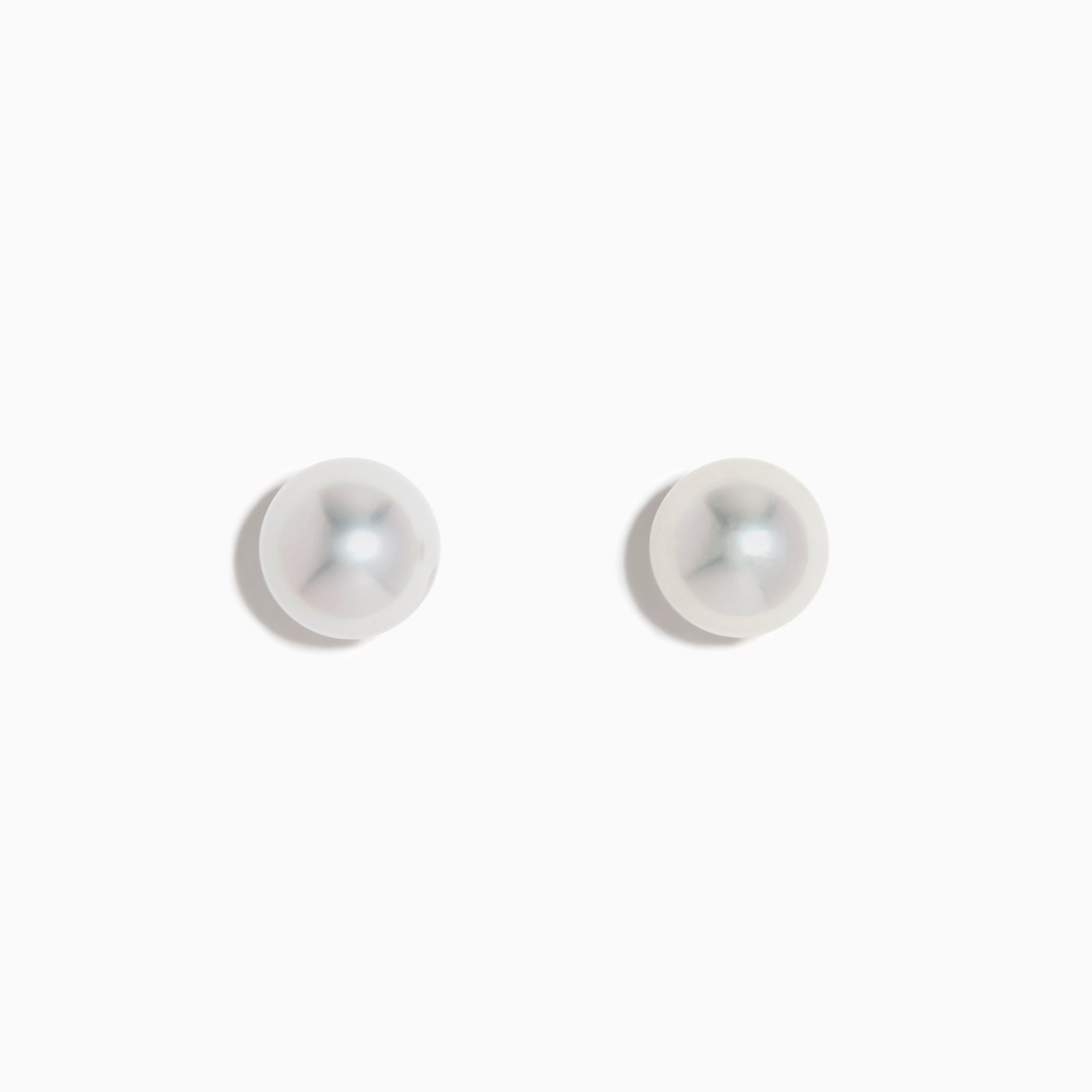 The 15K Yellow Gold Cultured Akoya Pearl Stud Earrings are shown on a plain white background.