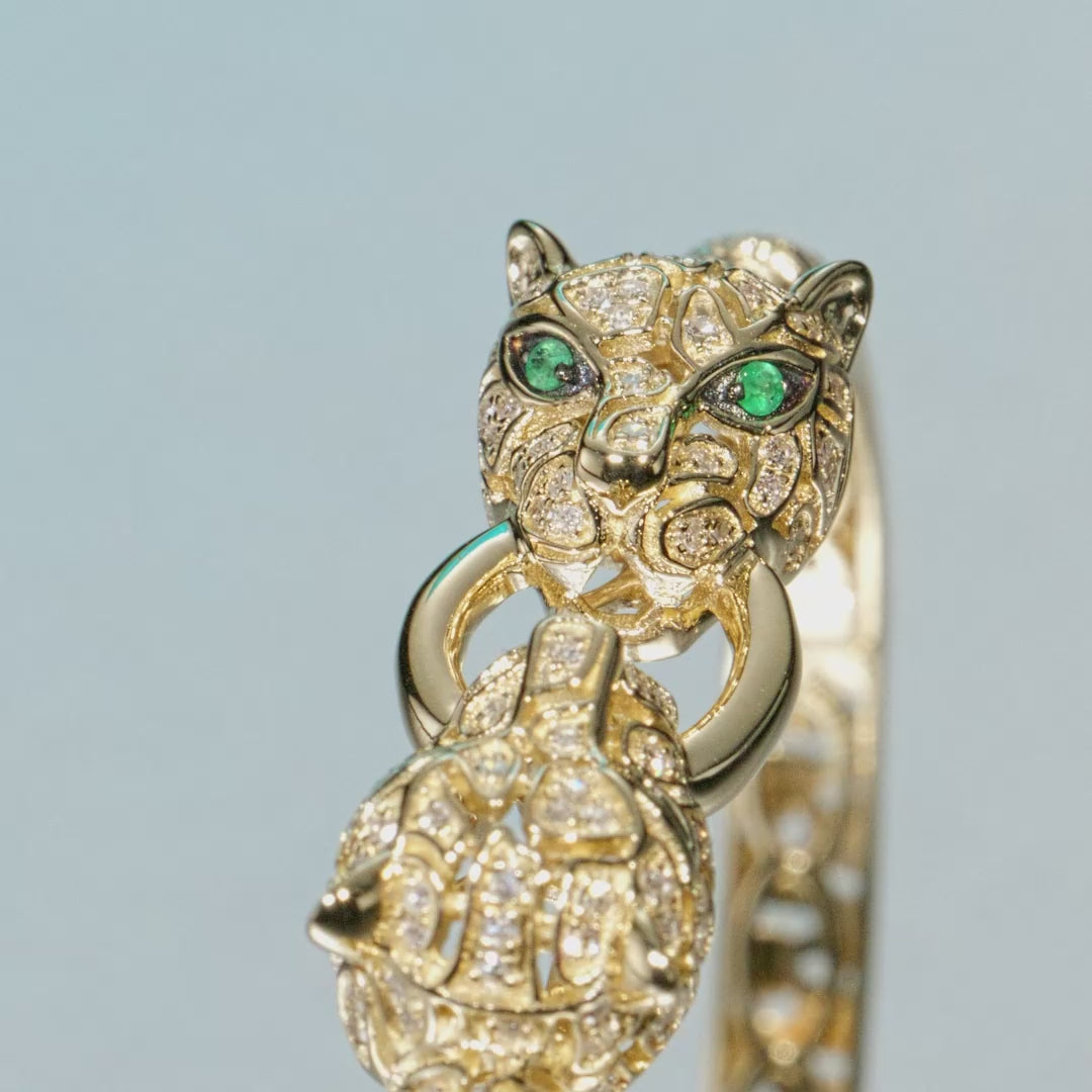 Translation missing: en.Signature 14K Yellow Gold Emerald and Diamond Panther Bangle
