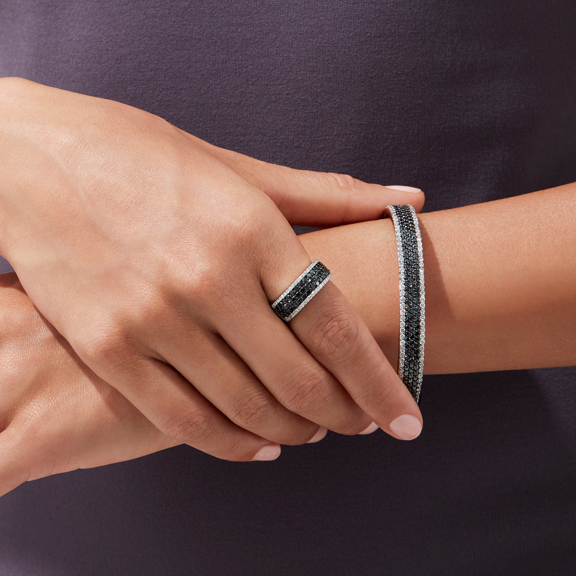 White gold black and white diamond ring Outlet