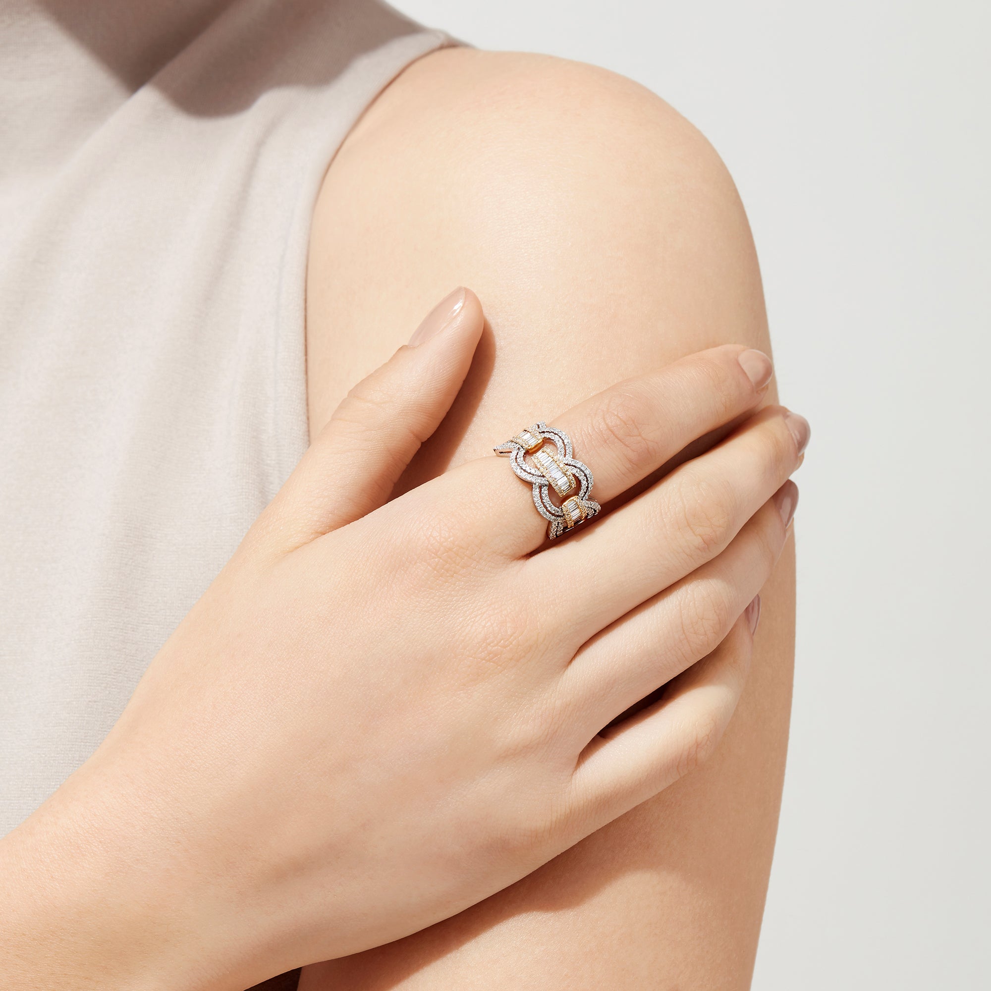 Duo 14K White and Yellow Gold Diamond Ring, 1.09 TCW, showcases interlocking loops with pavé-set and baguette diamonds in a central row, bordered by gold accents for an intricate Effy Duo design.