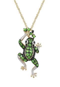 The Safari 14K Yellow Gold Tsavorite Frog Pendant, 1.13 TCW, features detailed limbs, expressive eyes, and sparkling green and black gemstones on a whimsical pendant holding a smaller frog above its head.